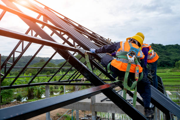 Best Roof Maintenance Services  in Marinette, WI